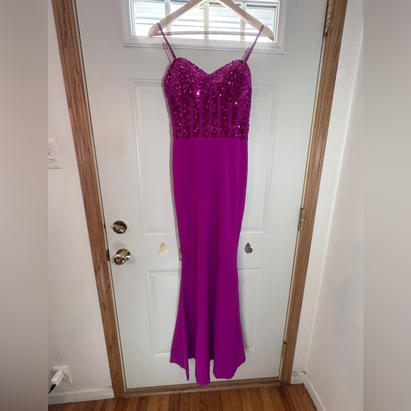 Faeriesty Dresses & Skirts - Elegant Fushia Sequin Gown